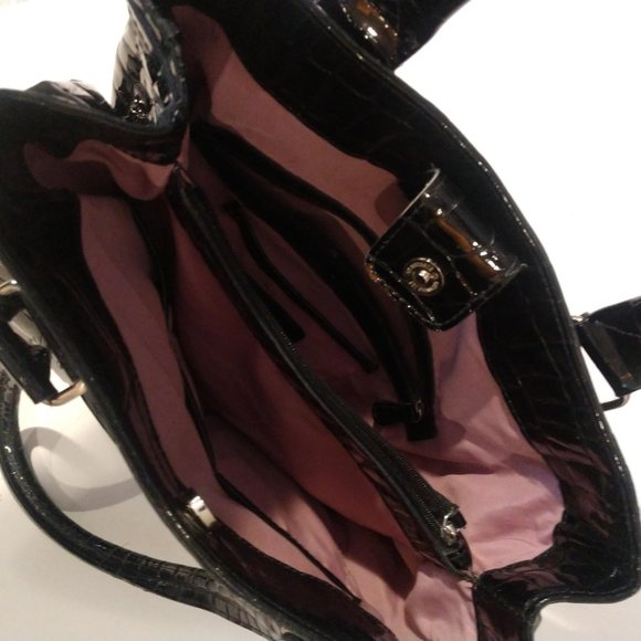 Croc like hand bag - Picture 3 of 3